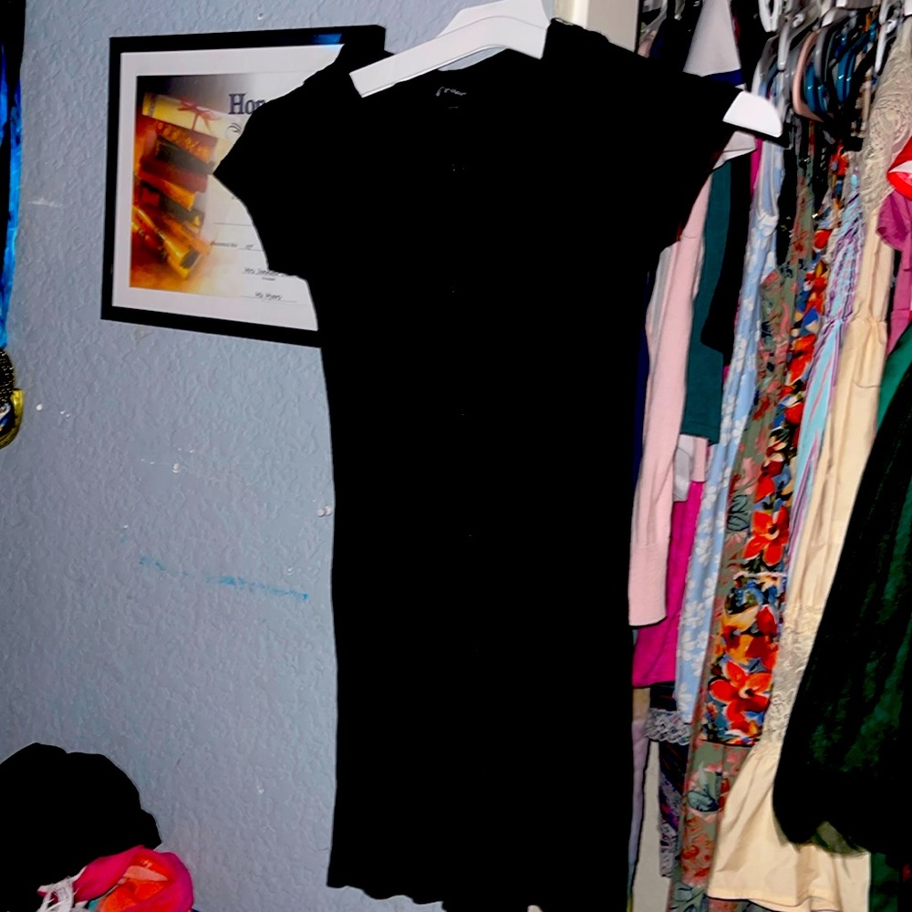 Hello, I’m selling a dress today